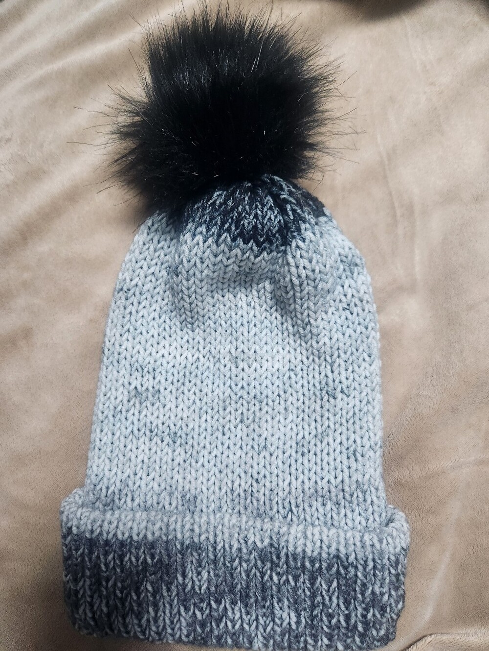 Brand New w/ tag ! Hand Knitted Cozy Knit Hat with Pom Pom - Gray